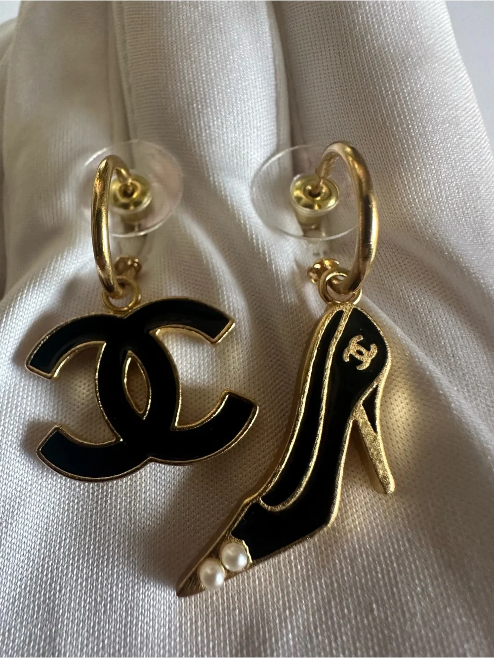 Authentic CHANEL 02A CC Logo & High Heel Mismatched Drop Earrings Black Gold